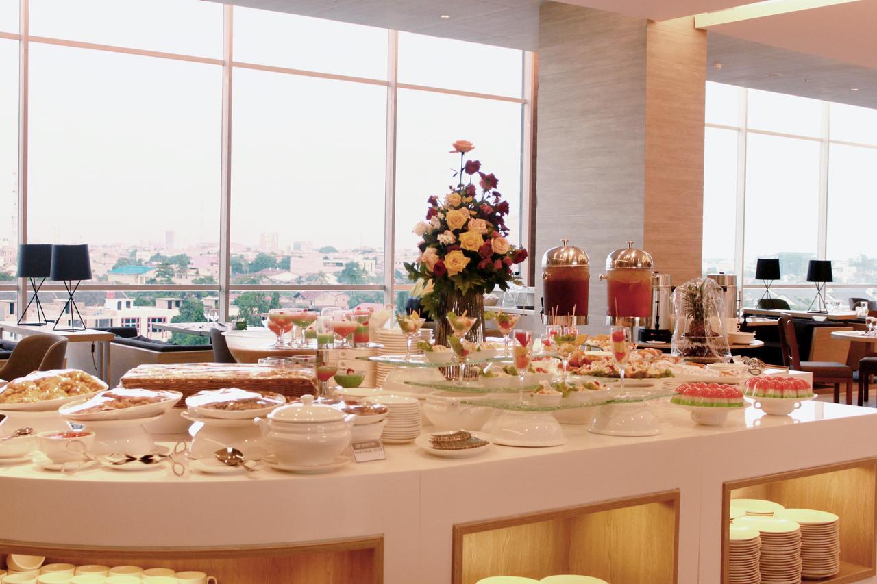 Fox Hotel Pekanbaru Esterno foto
