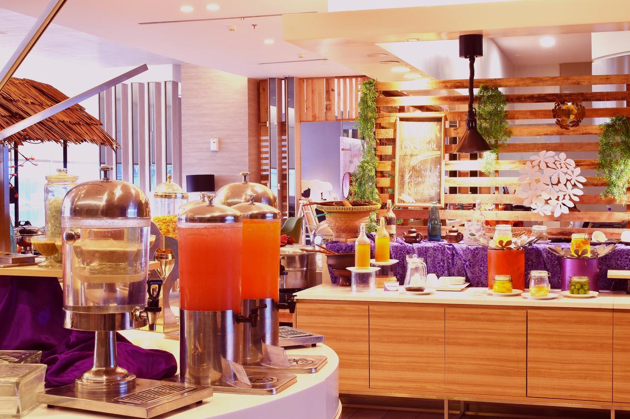 Fox Hotel Pekanbaru Esterno foto