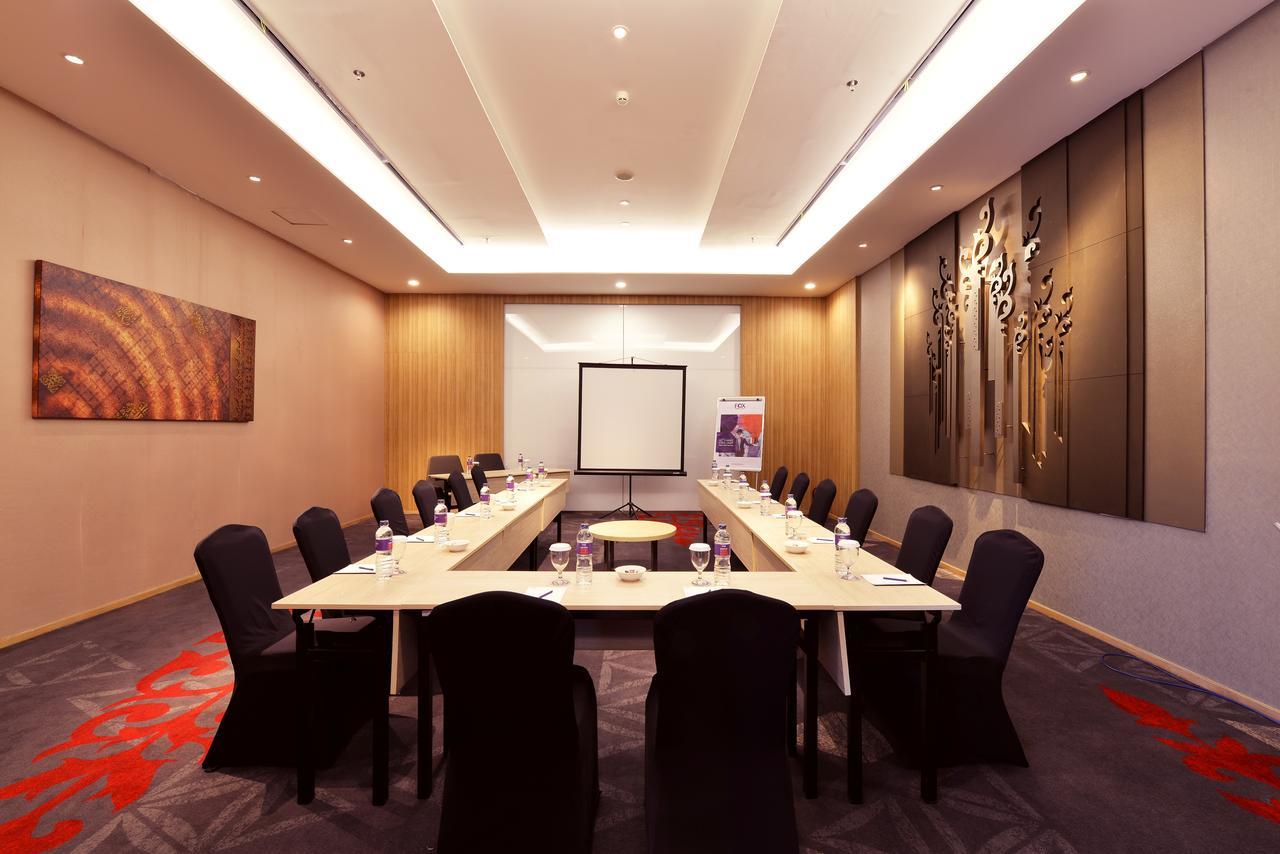 Fox Hotel Pekanbaru Esterno foto