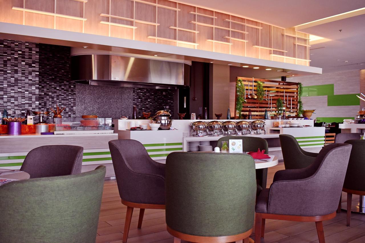 Fox Hotel Pekanbaru Esterno foto
