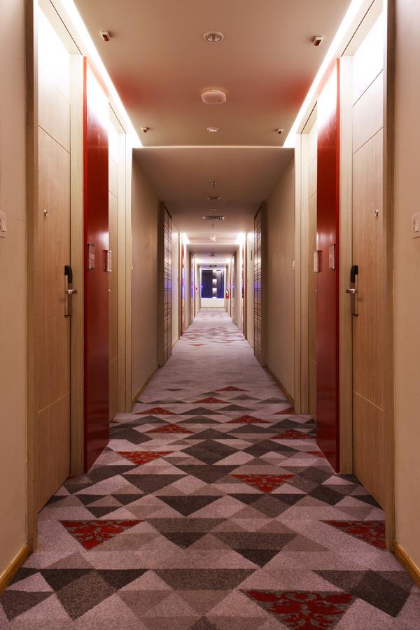 Fox Hotel Pekanbaru Esterno foto