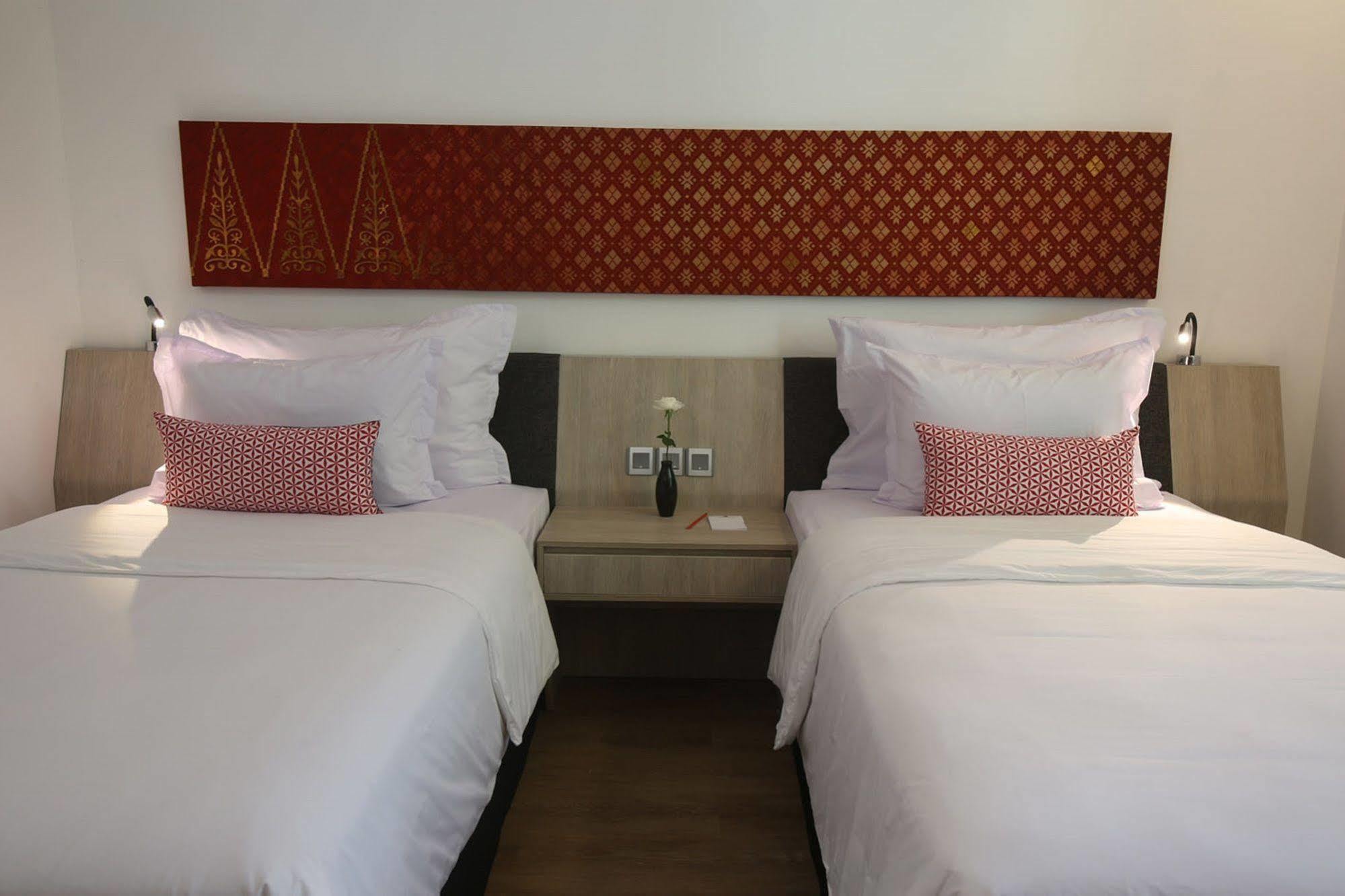 Fox Hotel Pekanbaru Esterno foto